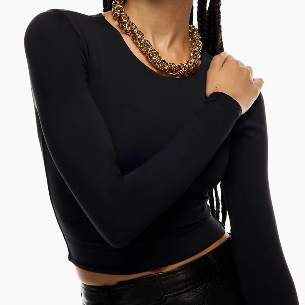 Aritzia Black Contour Crew Longsleeve